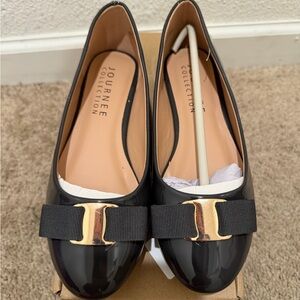 “New” Journee Collection KIM Black Flats with Gold Accent size6